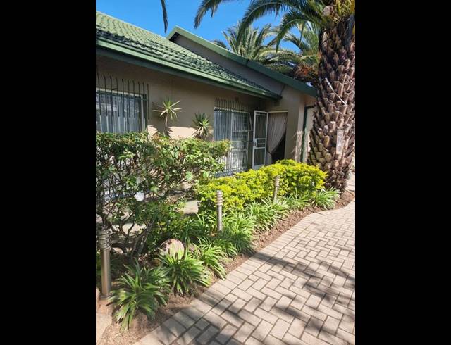 4 BEDROOM HOUSE FOR SALE IN VANDERBIJLPARK SW 5